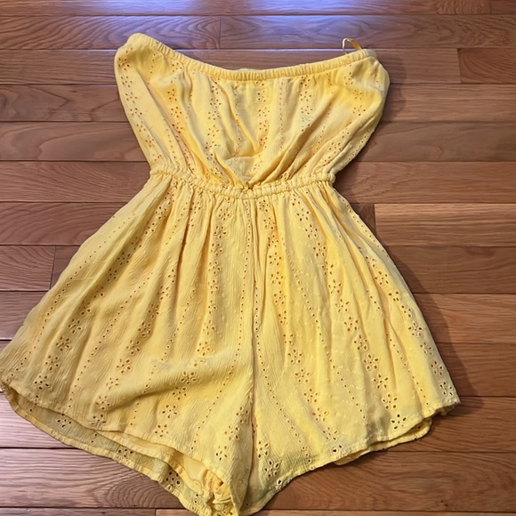 Hollister Strapless Romper - Picture 3 of 3